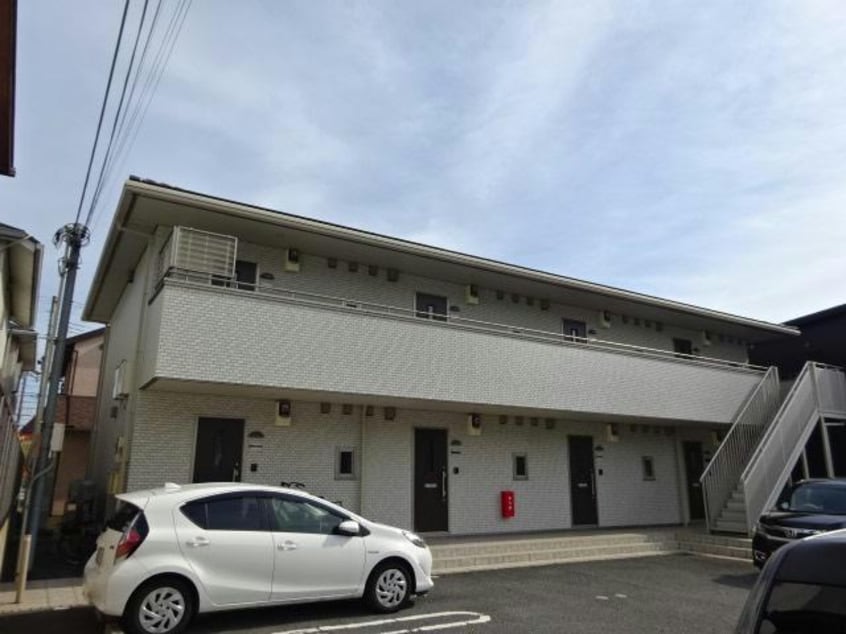  丸萬三番館