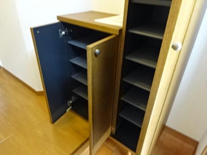  フォレスト