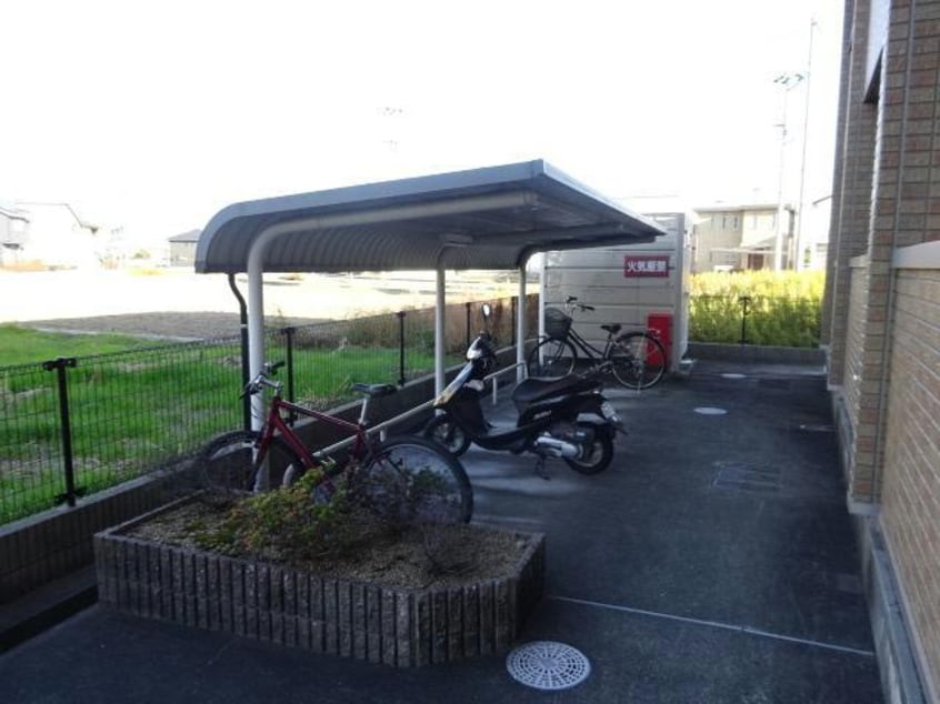  サンテ・レザンジュ　B棟