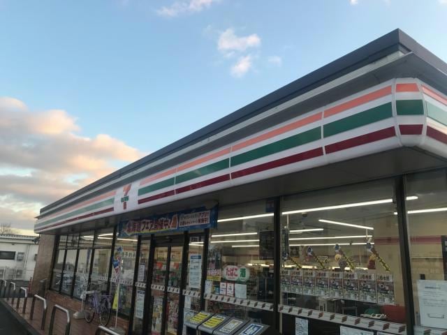 セブンイレブン姫路飾磨中島店(コンビニ)まで549m カプラン飾磨Ⅳ
