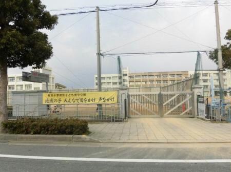 姫路市立高浜小学校(小学校)まで880m リュミエールｍ＆y　B棟