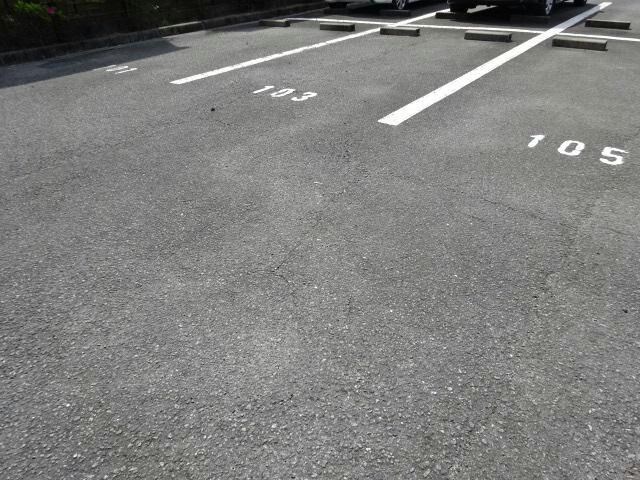  サンファミール西庄