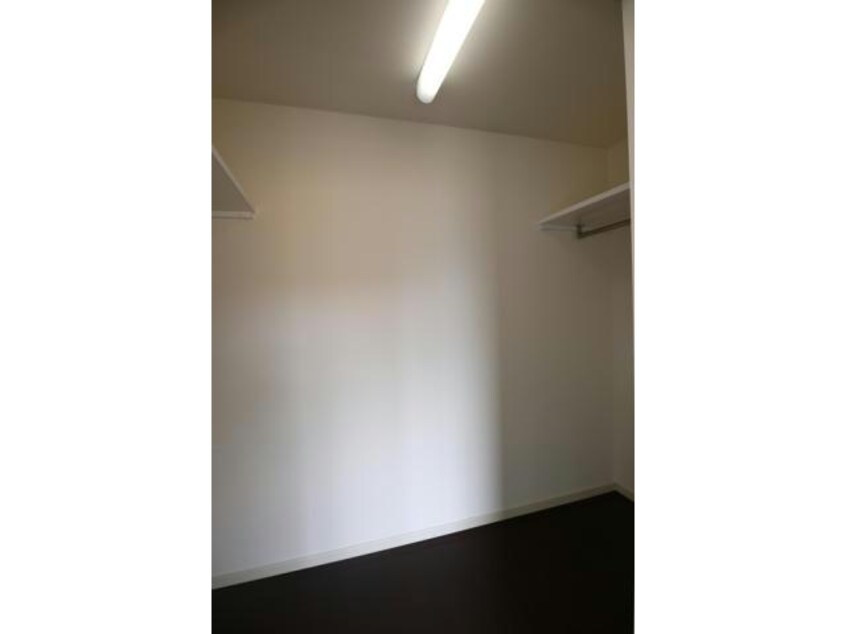 ウォークインクローゼット カーサビアンカ飾磨