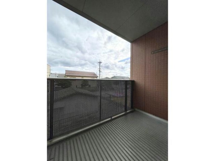  シャーメゾン阿成　B