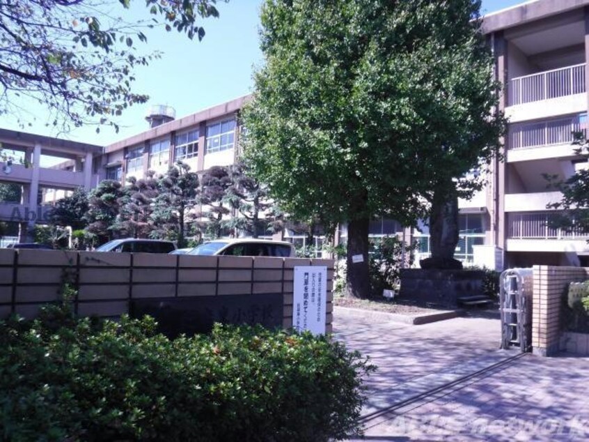 熊本市立託麻東小学校(小学校)まで1010m 産交バス（熊本市）/小山 徒歩4分 1階 築10年