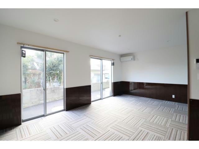 2面採光・南向きの明るいリビングです Co’s House葛木A