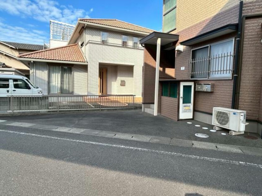  サングレイス上野