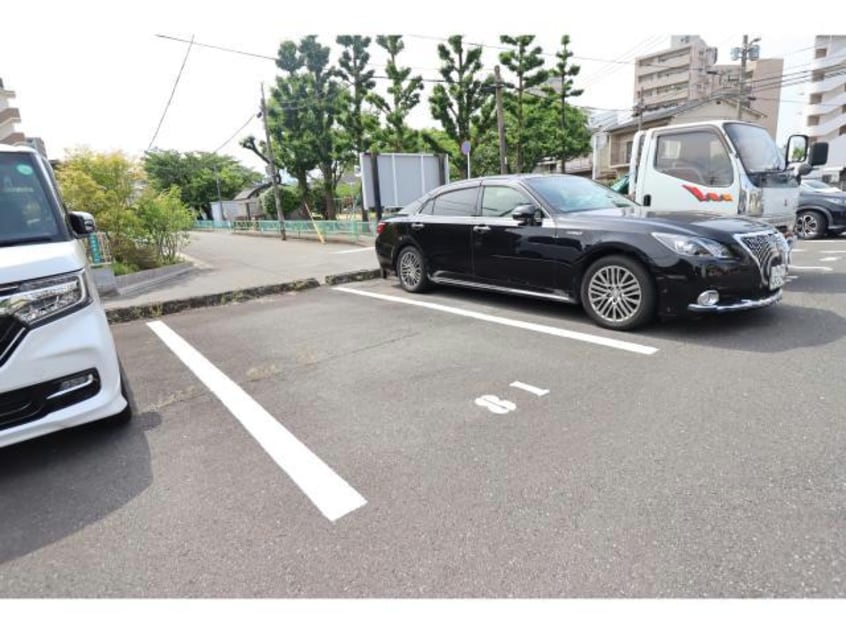 近隣借り上げ駐車場 緒方ビル