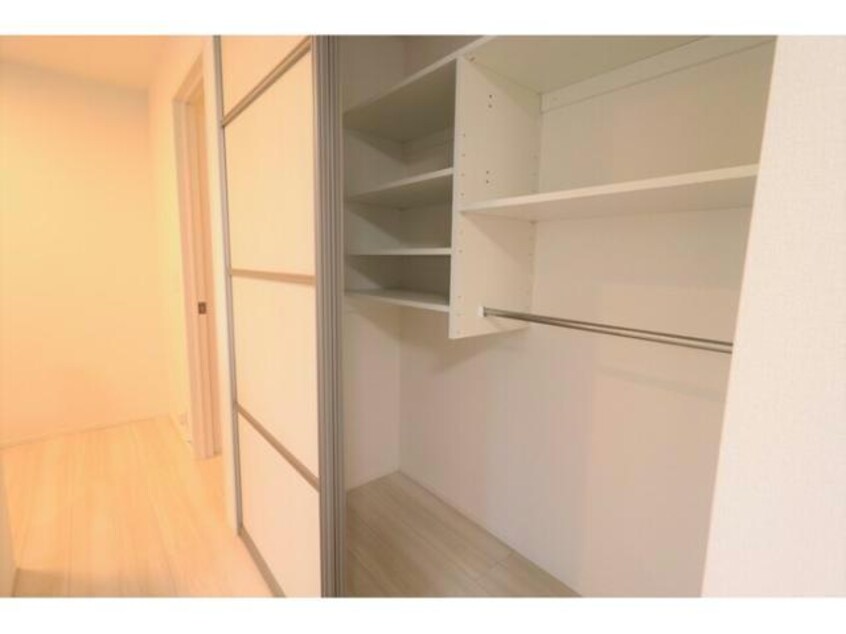 ラック付きのリビング収納★ セジュールちさとⅤ