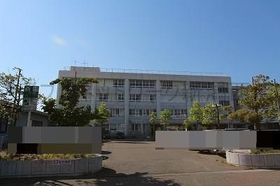 新潟市立小針小学校(小学校)まで690m ハイツアミティ