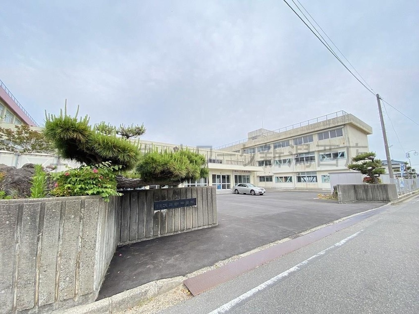新潟市立坂井輪中学校(中学校/中等教育学校)まで1071m ハイエストヒル寺尾