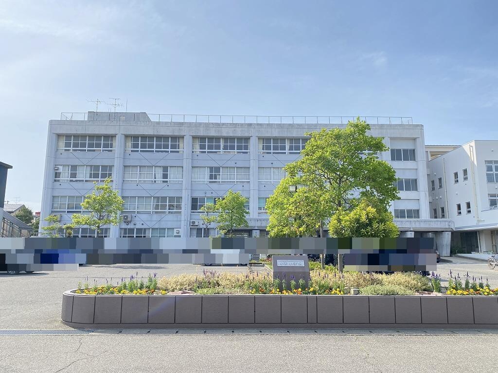 新潟市立小針小学校(小学校)まで447m ウイングバレン