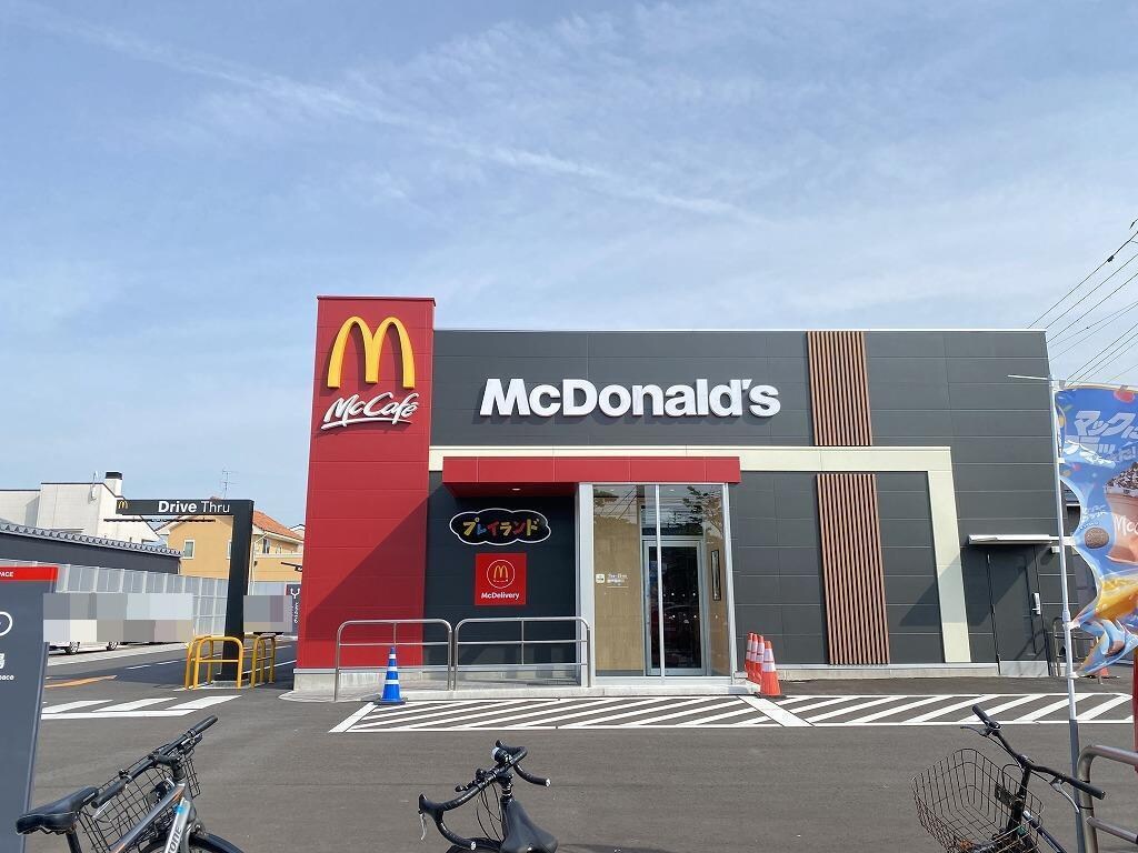 マクドナルド新潟小針店(ファストフード)まで132m ウイングバレン
