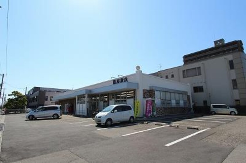 蔦屋書店小針店(ビデオ/DVD)まで511m サングレース小針