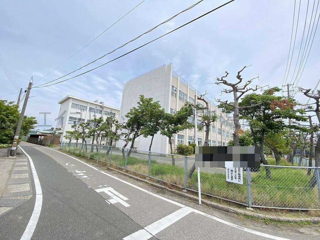 新潟市立黒埼中学校(中学校/中等教育学校)まで2851m ボヌールナルミ