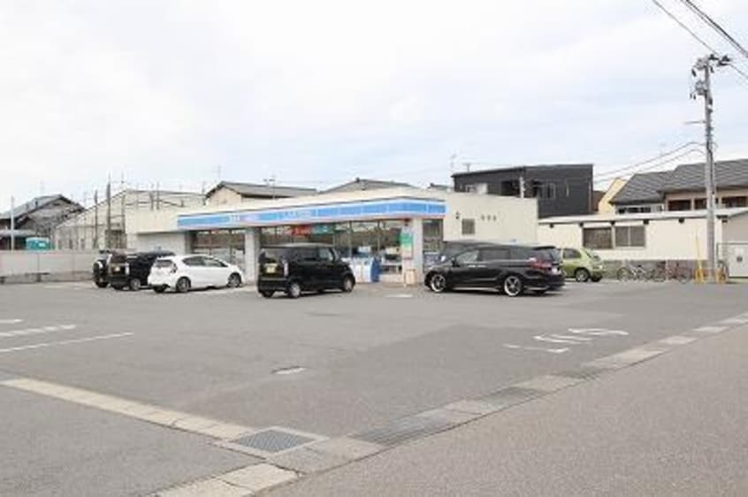ローソン新潟大野町店(コンビニ)まで723m セレッソ