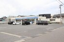 ローソン新潟大野町店(コンビニ)まで589m スプリングハイツ