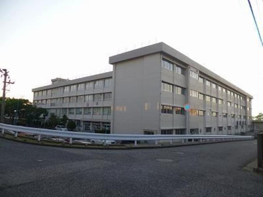 新潟市立真砂小学校(小学校)まで930m 花鳥苑ヴィラ