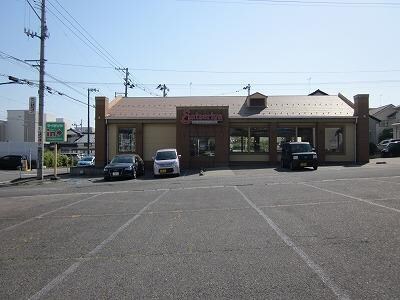 サイゼリヤ新潟青山店(その他飲食（ファミレスなど）)まで747m アパルト下山