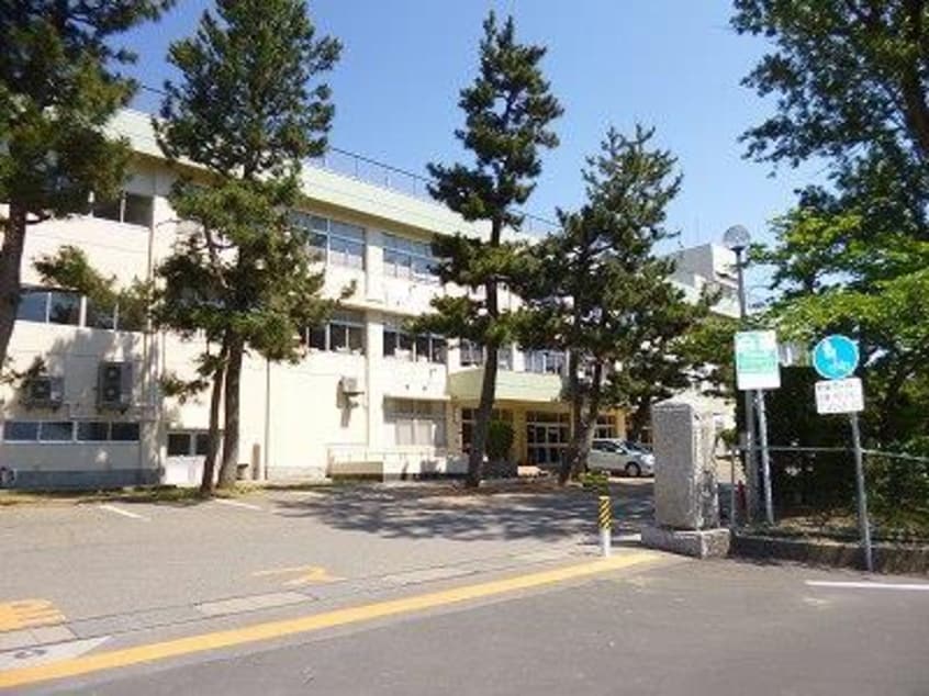 新潟市立内野小学校(小学校)まで1001m レジデンス・ナカジマ
