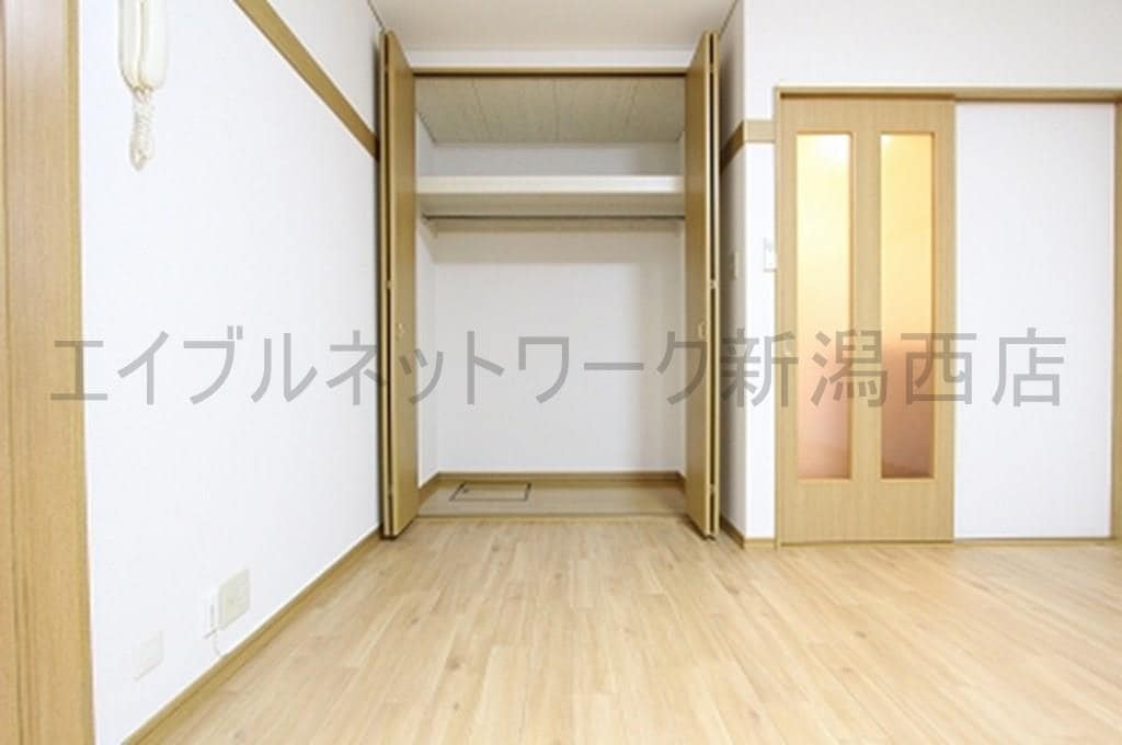  シュペルノーヴァ　Ａ棟