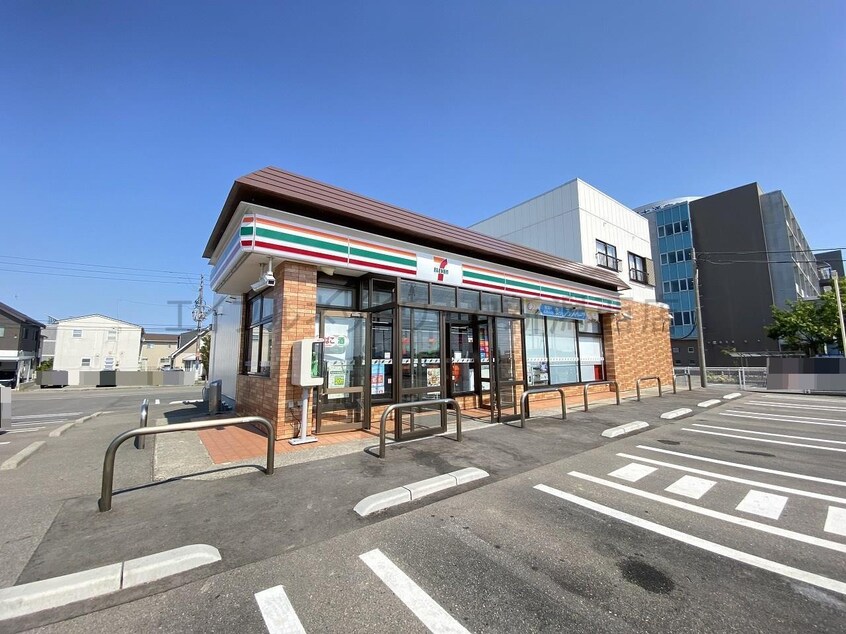 セブンイレブン白根大通黄金店(コンビニ)まで387m サンモールヴィレッジ