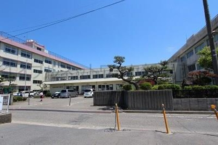 新潟市立坂井輪中学校(中学校/中等教育学校)まで617m ファーストクラス寺尾