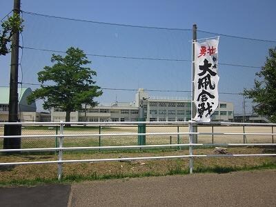 新潟市立白根小学校(小学校)まで876m サンワールド　マツオＢ