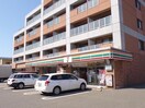 セブンイレブン新潟小新4丁目店(コンビニ)まで737m ブライト・ヴィラI・II