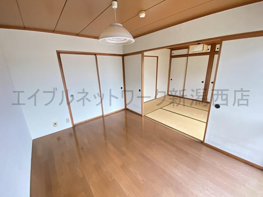 日星ビル