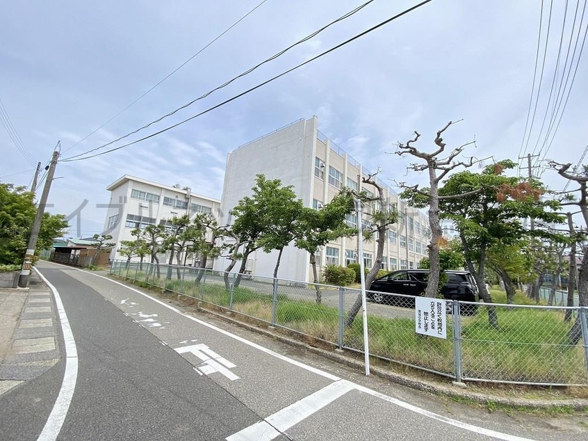 新潟市立黒埼中学校(中学校/中等教育学校)まで2354m マンションイグアス