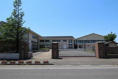 新潟市立黒埼中学校(中学校/中等教育学校)まで3467m メゾンセントポーリア