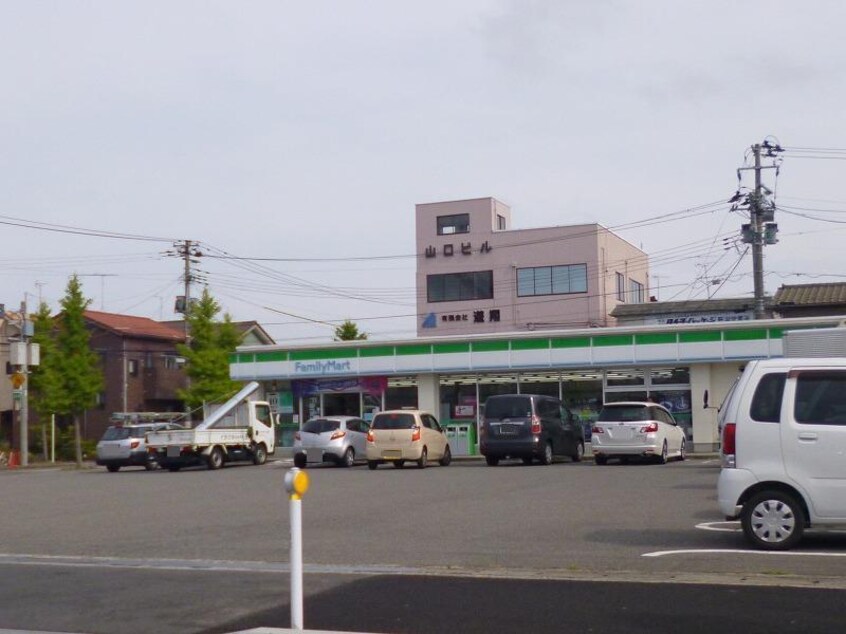 ファミリーマート新潟平島店(コンビニ)まで908m リベルテ青山