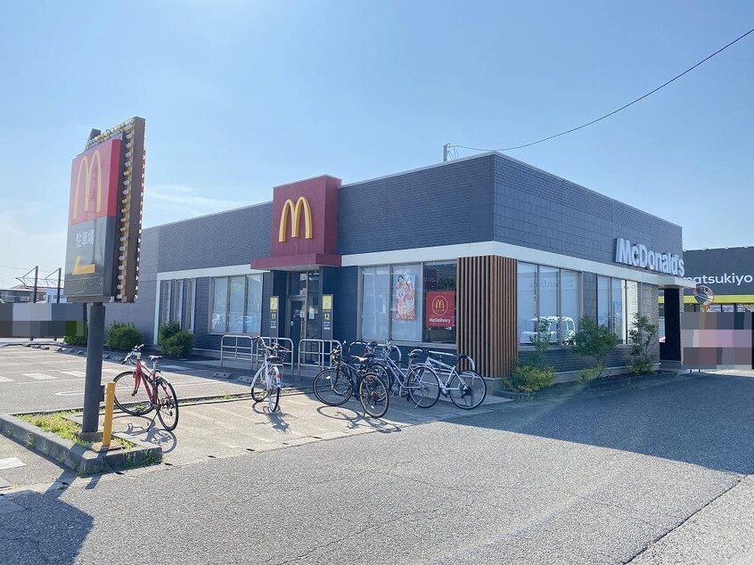マクドナルド116新潟坂井店(ファストフード)まで626m ヴィラエスペランサ