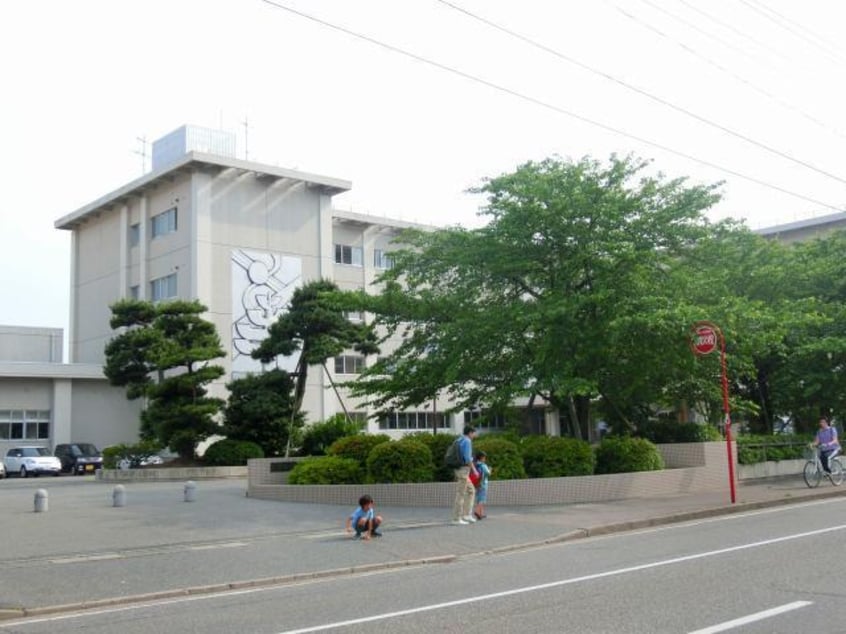 新潟市立紫竹山小学校(小学校)まで1928m プライムローズ紫竹山