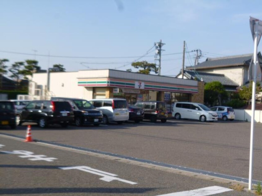 セブンイレブン新潟紫竹山店(コンビニ)まで316m メイプル紫竹山