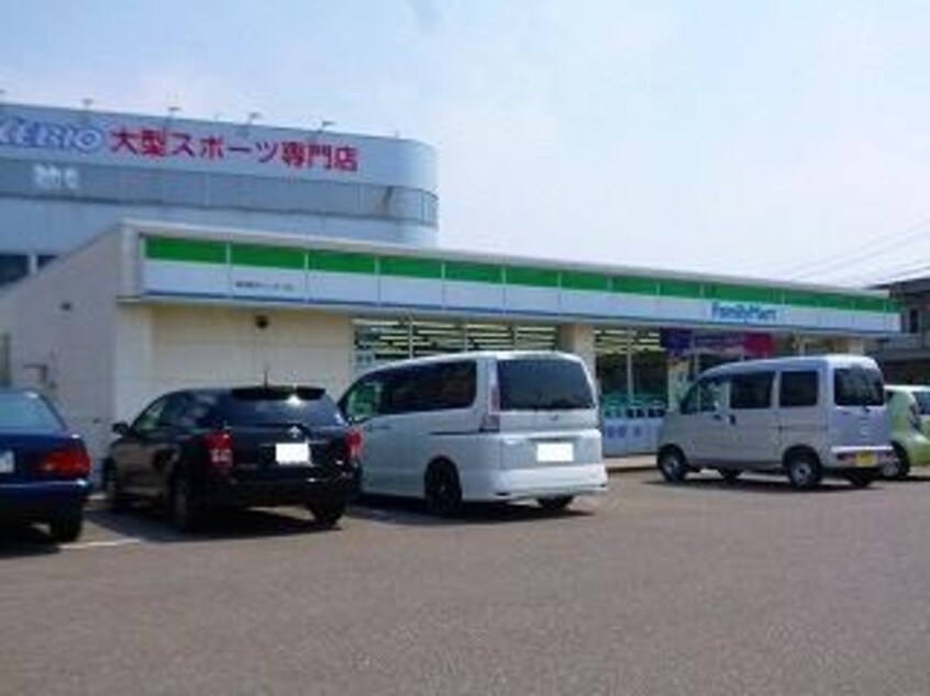 ファミリーマート新潟桜木インター店(コンビニ)まで658m ハイツあさひ
