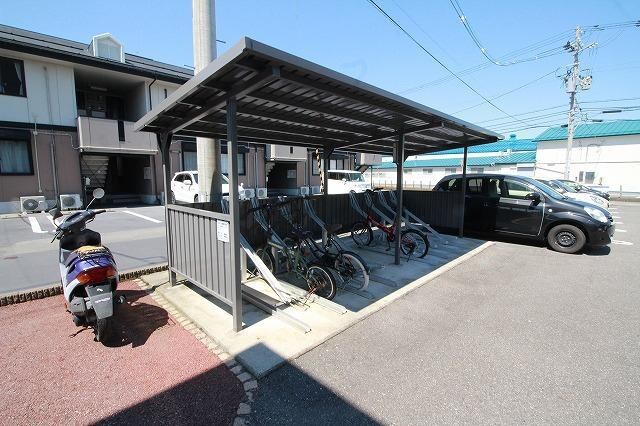  アクシス