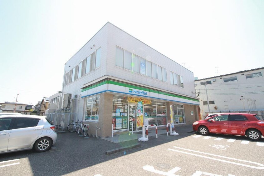 ファミリーマート新潟鐙西店(コンビニ)まで467m ピュアコートベル