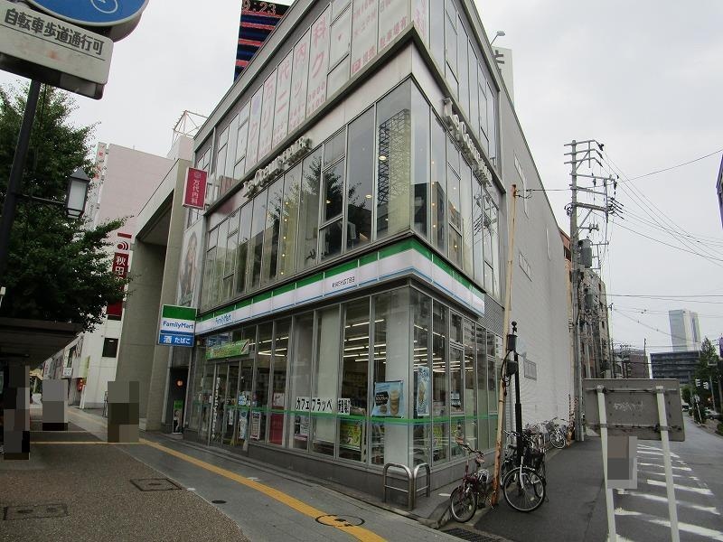 ファミリーマート新潟万代四丁目店(コンビニ)まで376m コーポラス万代