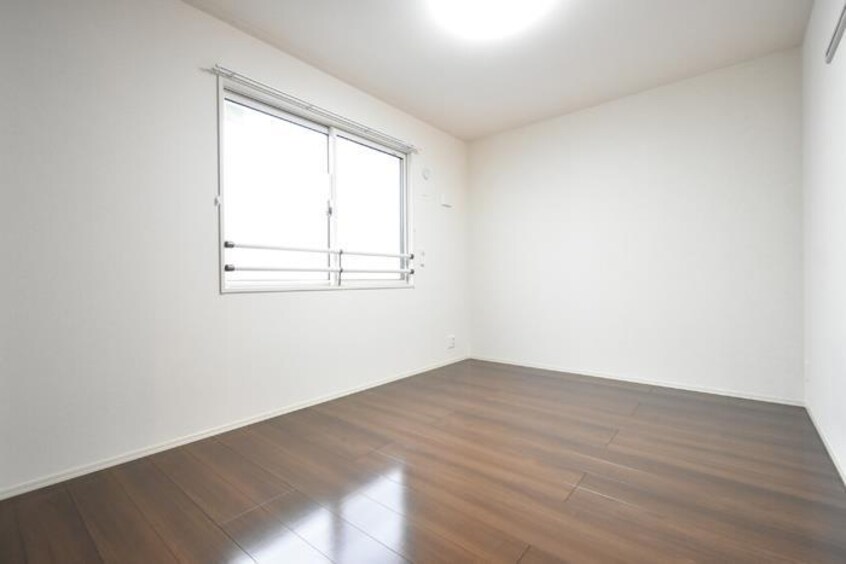  ロイヤルガーデンコート新和A