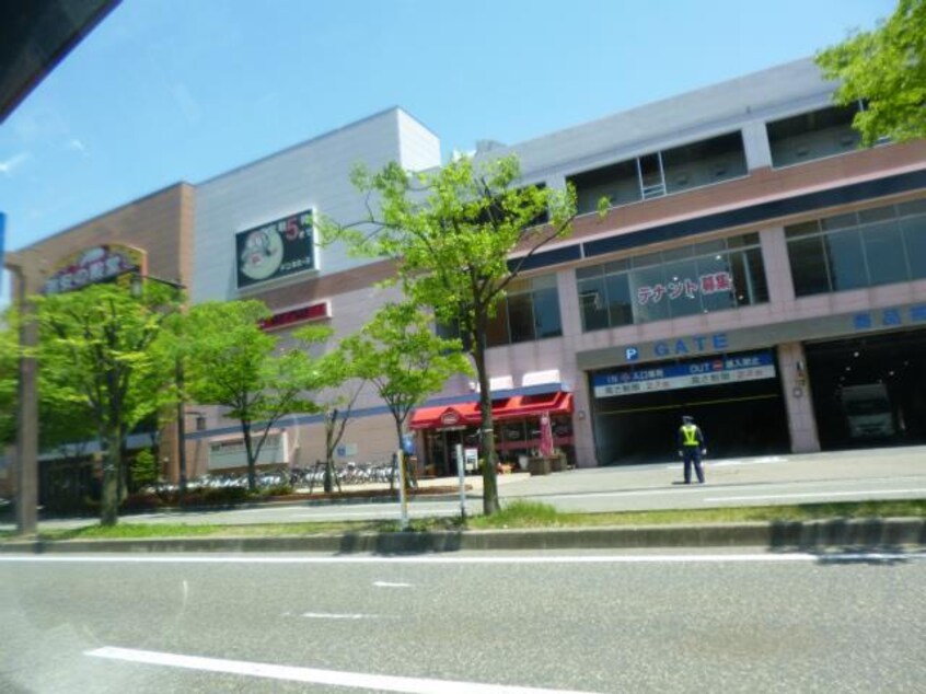 ドン・キホーテ 新潟駅南店(ディスカウントショップ)まで400m エクセレント駅南