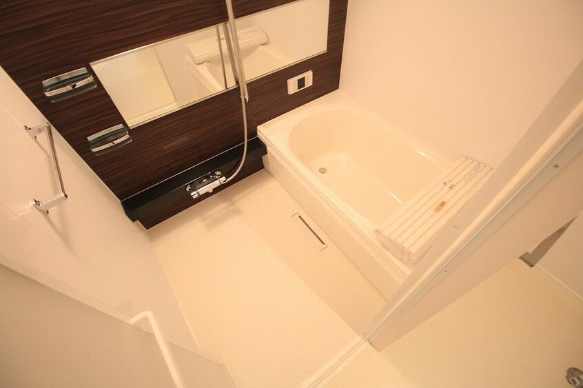  シャーメゾン万代ウェスト