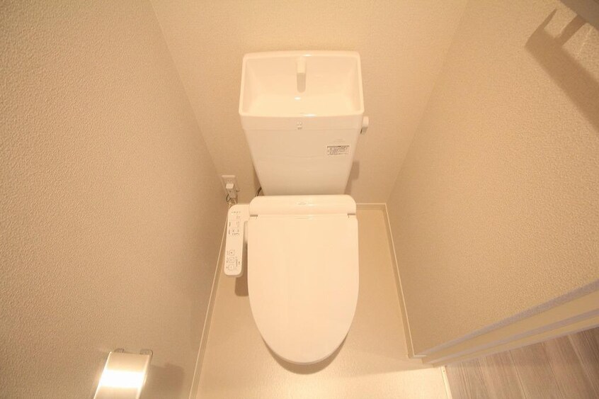  シャーメゾン万代ウェスト