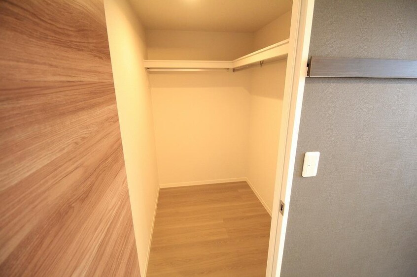  シャーメゾン万代ウェスト