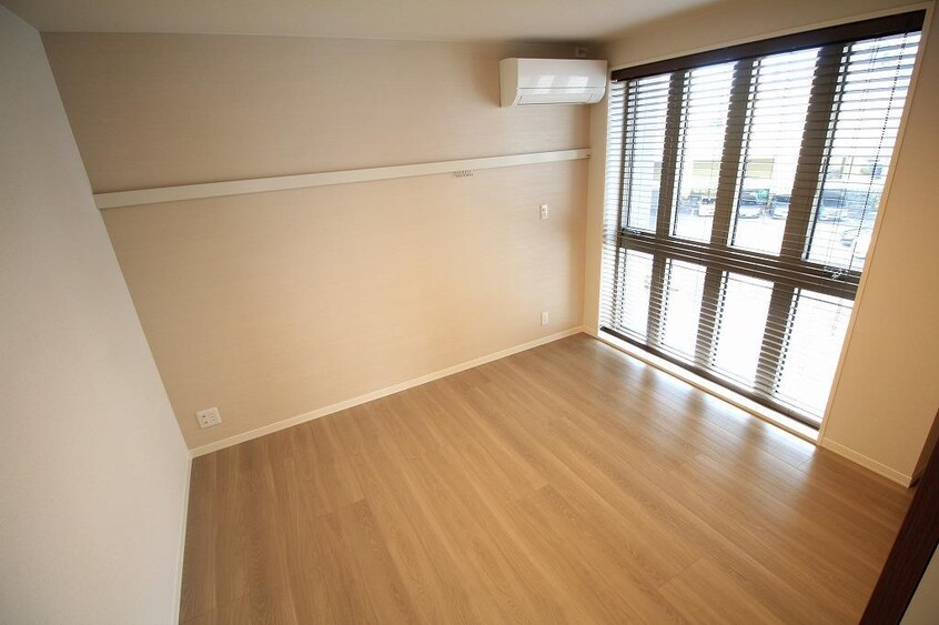  シャーメゾン万代ウェスト