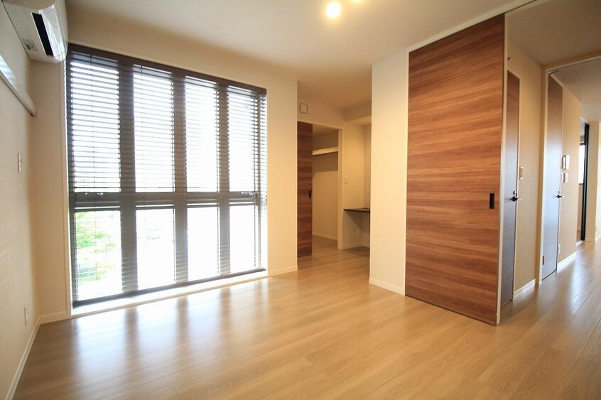  シャーメゾン万代ウェスト