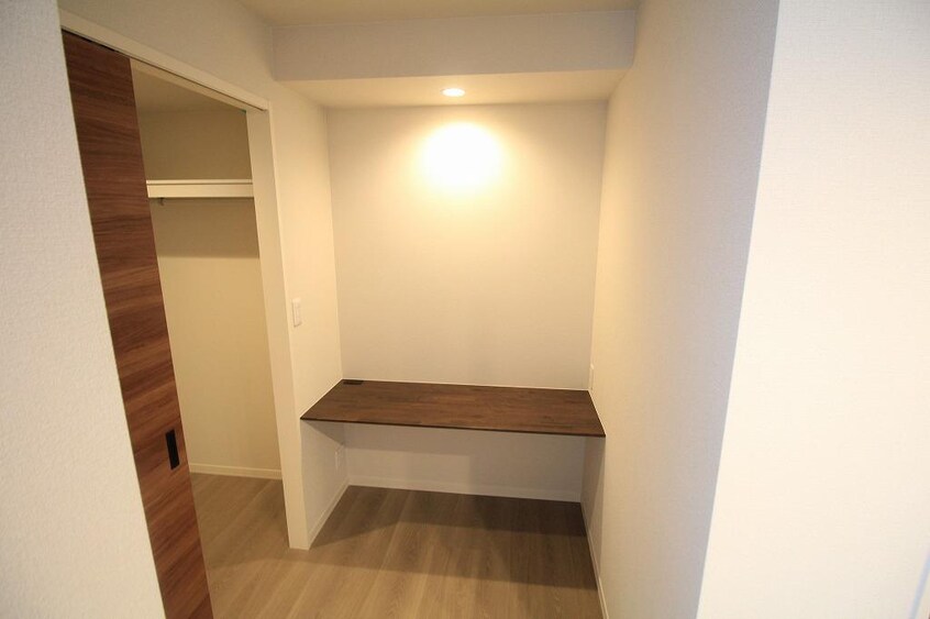  シャーメゾン万代ウェスト