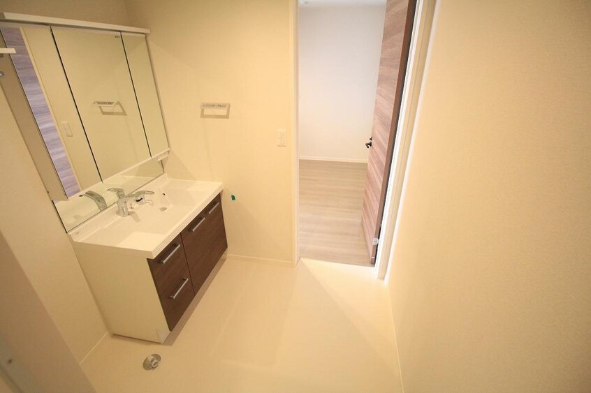  シャーメゾン万代ウェスト