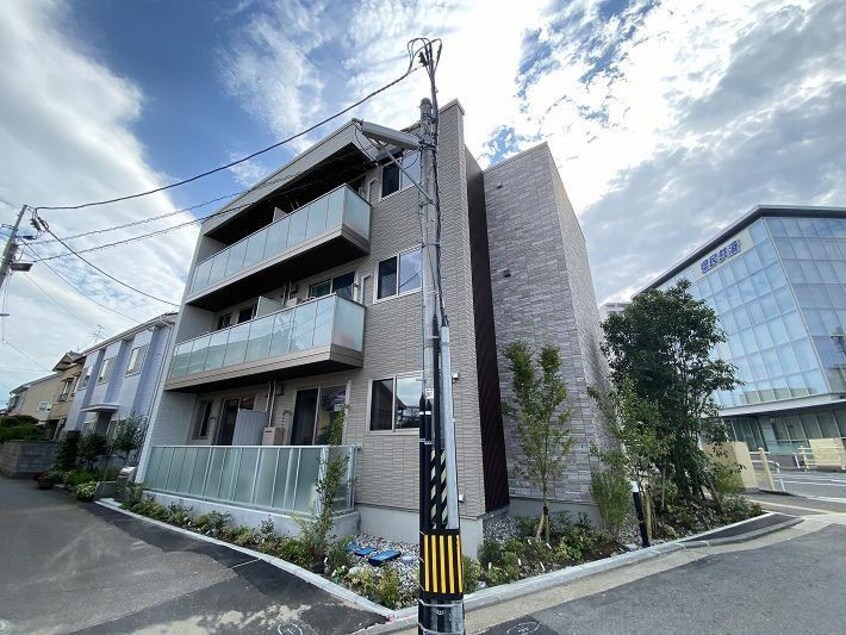  シャーメゾン万代ウェスト